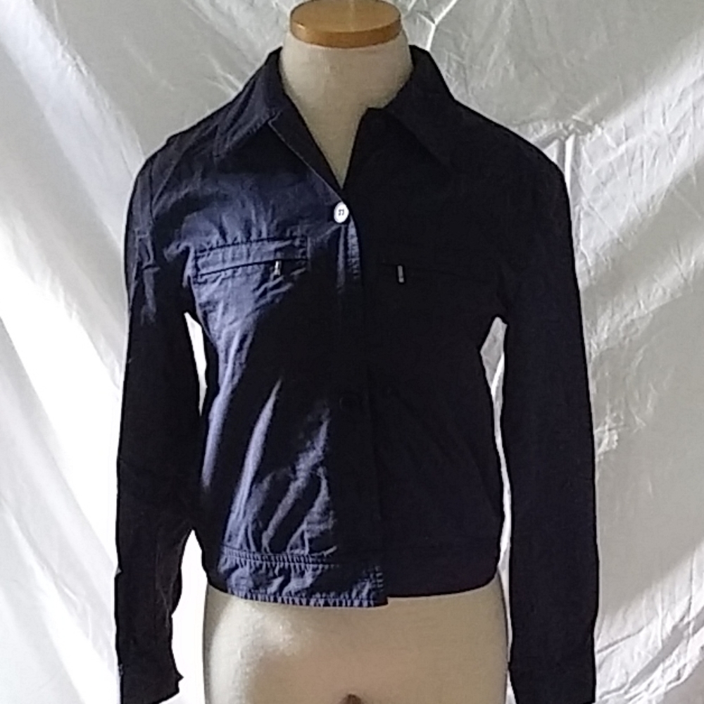 ✨Button down Navy pinstripe top from The Limited